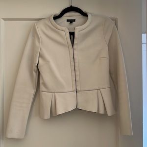 TOPSHOP - Cropped White Blazer Jacket with Ruffle Detailing